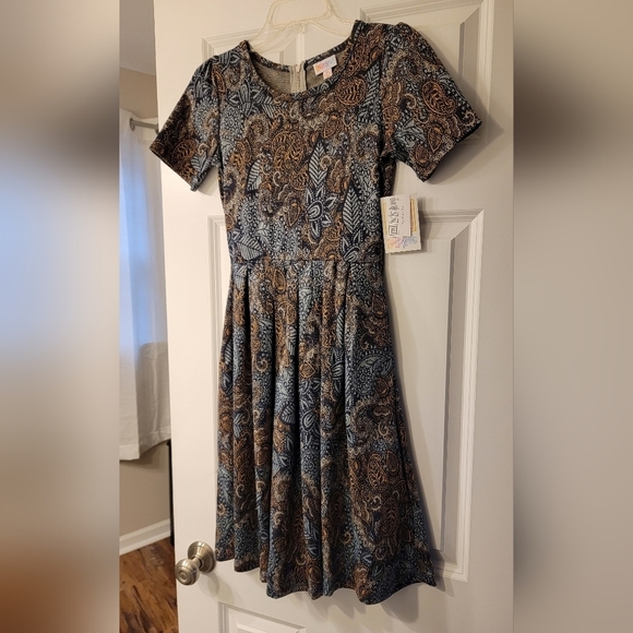 NWT Lularoe Amelia A-line Midi Dress in Beautiful Light Blue & Tan Print XS - Picture 2 of 9